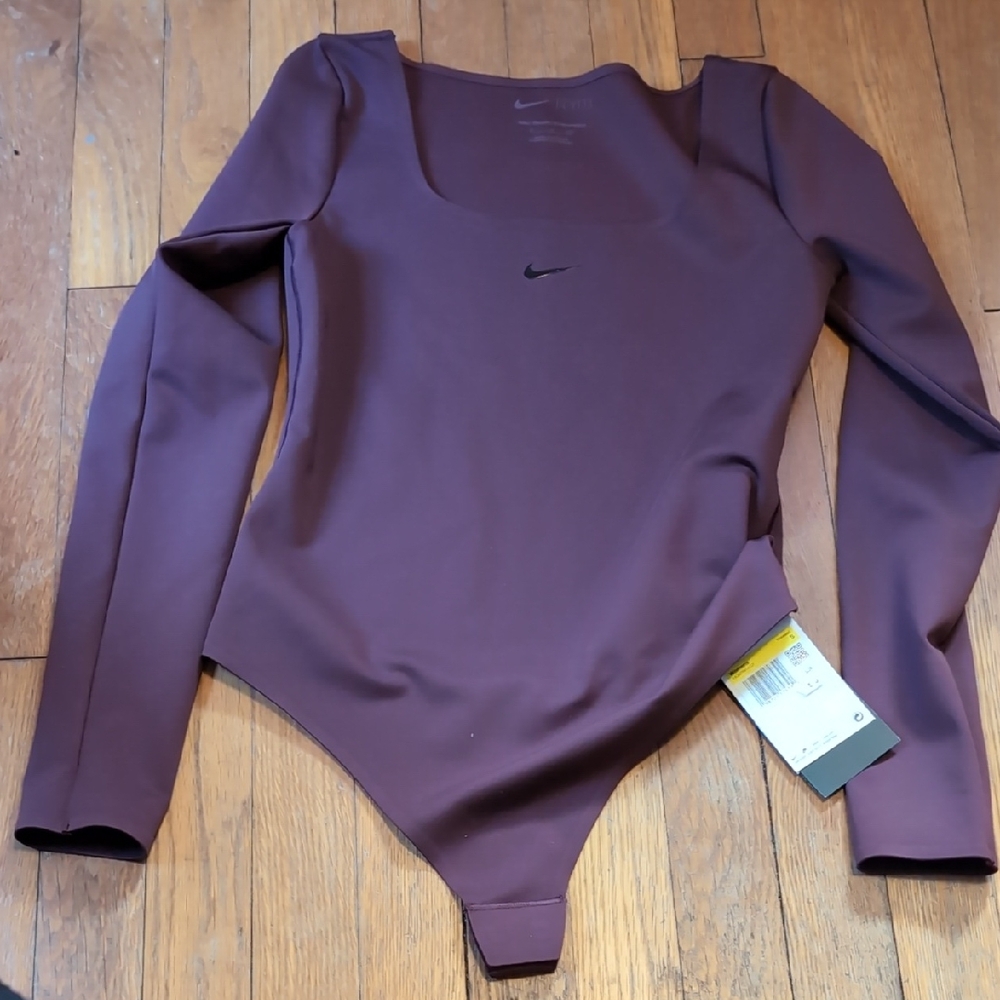 NIKE WOMEN'S FORM BODYSUIT SIZE SMALL (NWT)